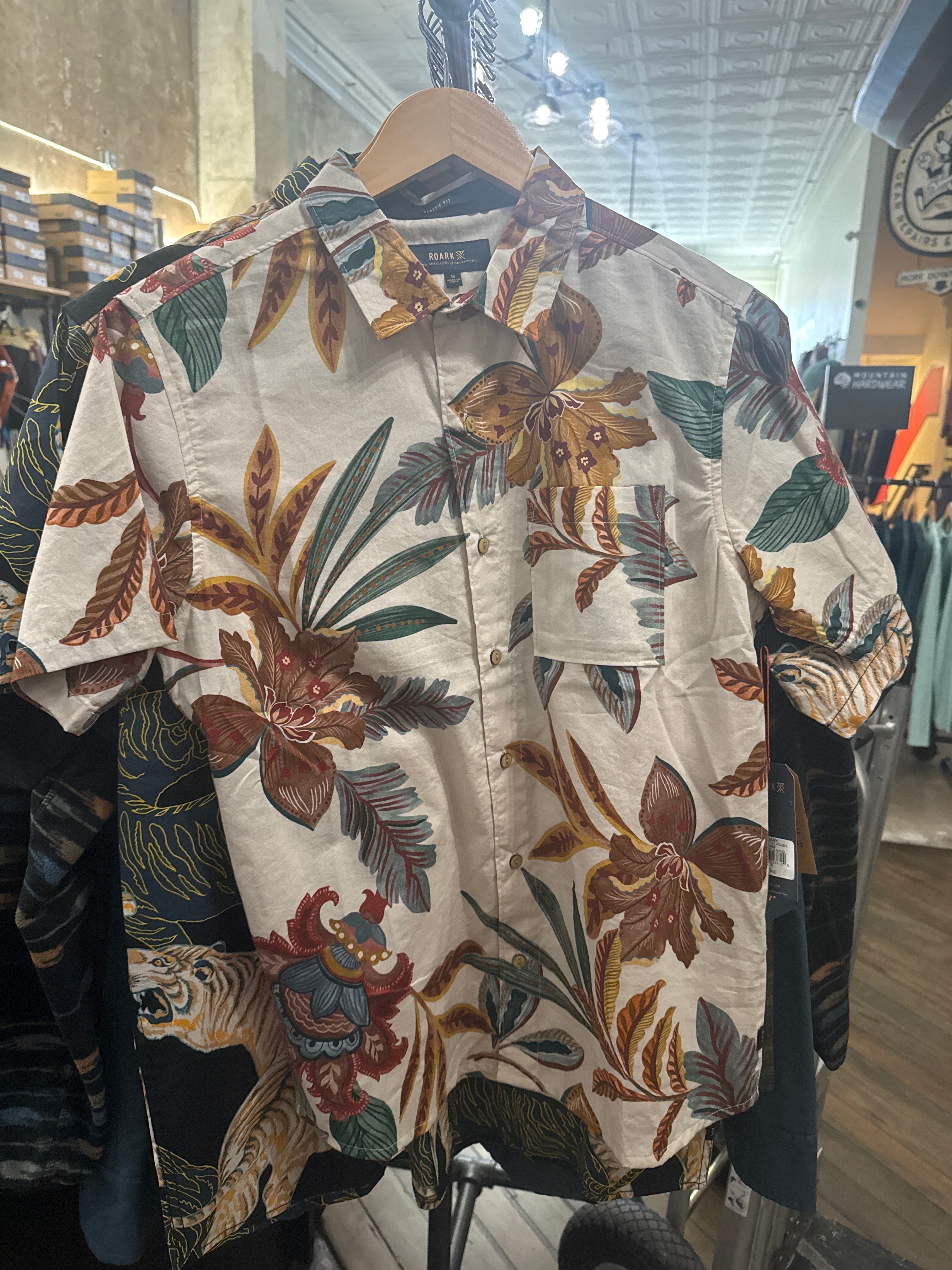 Men’s Roark Button